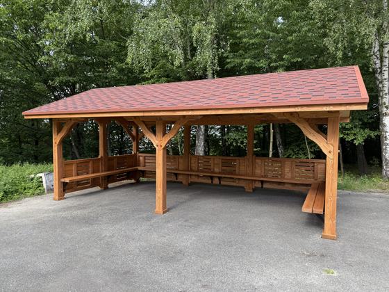 Altana biesiadna drewniana, AB015, wymiar 3,5x7m, kolor teak, pokrycie gont czerwony, dach 2S, barierka B06, realizacja Ciesielnia, zdjęcie 3