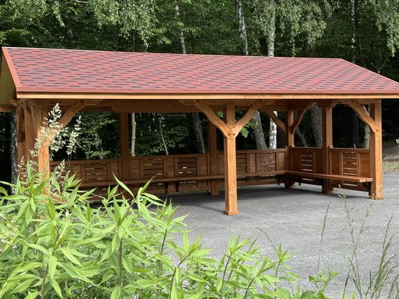 Altana biesiadna drewniana, AB015, wymiar 3,5x7m, kolor teak, pokrycie gont czerwony, dach 2S, barierka B06, realizacja Ciesielnia, zdjęcie 6
