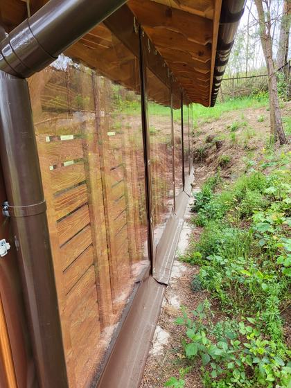 Altana biesiadna drewniana, AB016, wymiar 3,5x10m, kolor teak, pokrycie gont brazowy, dach 2S, barierka B06, realizacja Ciesielnia, zdjęcie 7