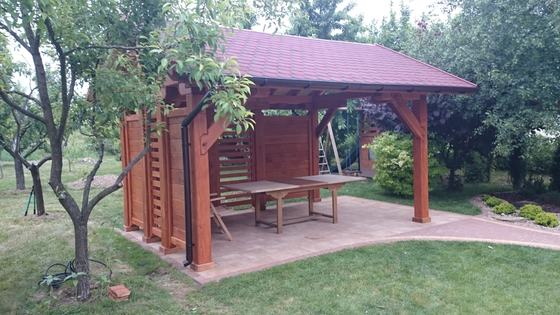 Altana drewniana wolnostojąca, AW004, wymiar 3x5m, kolor teak, pokrycie gont czerwony, dach 2S, barierka B06, realizacja Ciesielnia, zdjęcie 9
