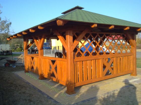 Altana drewniana wolnostojąca, AW005, wymiar 4x5m, kolor teak, pokrycie gont zielony, dach 4S, barierka B10, realizacja Ciesielnia, zdjęcie 7