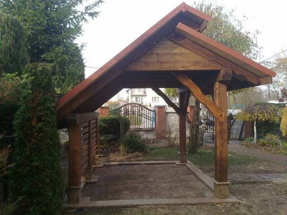 Altana drewniana wolnostojąca, AW011, wymiar 2,5x3m, kolor orzech, pokrycie gont czerwony, dach 2S, barierka B01, realizacja Ciesielnia, zdjęcie 5