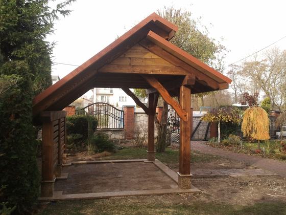 Altana drewniana wolnostojąca, AW011, wymiar 2,5x3m, kolor orzech, pokrycie gont czerwony, dach 2S, barierka B01, realizacja Ciesielnia, zdjęcie 10