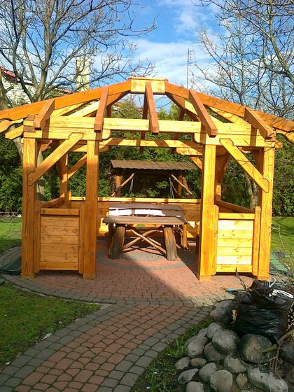 Altana drewniana wolnostojąca, AW012, wymiar 3x4m, kolor teak, pokrycie gont zielony, dach 4S, barierka B03, realizacja Ciesielnia, zdjęcie 2