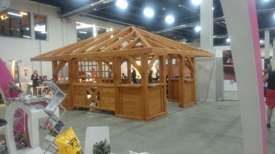 Altana drewniana wolnostojąca, AW016, wymiar 4x5m, kolor teak, pokrycie gont zielony, dach 4S, barierka B03, realizacja Ciesielnia, zdjęcie 6
