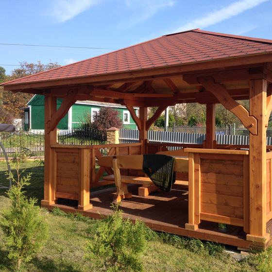 Altana drewniana wolnostojąca, AW019, wymiar 3x4m, kolor teak, pokrycie gont czerwony, dach 4S, barierka B03, realizacja Ciesielnia, zdjęcie 3