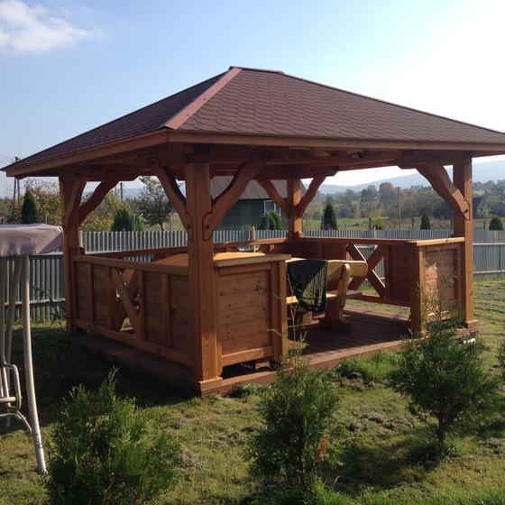 Altana drewniana wolnostojąca, AW019, wymiar 3x4m, kolor teak, pokrycie gont czerwony, dach 4S, barierka B03, realizacja Ciesielnia, zdjęcie 5