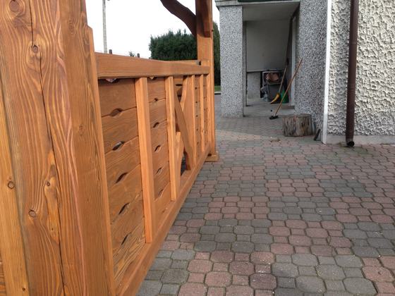 Altana drewniana wolnostojąca, AW020, wymiar 4x4m, kolor orzech, pokrycie gont brazowy, dach 4S, barierka B04, realizacja Ciesielnia, zdjęcie 8
