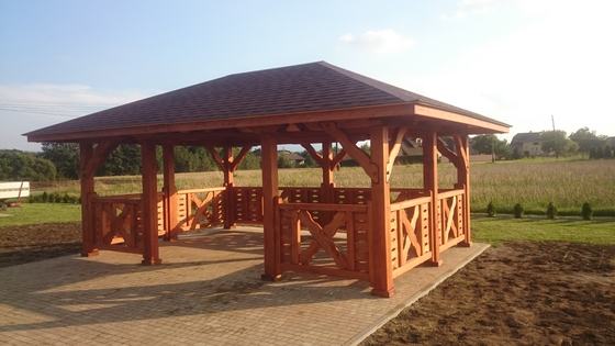 Altana drewniana wolnostojąca, AW023, wymiar 4x6m, kolor teak, pokrycie gont czerwony, dach 4S, barierka B04, realizacja Ciesielnia, zdjęcie 7