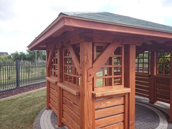 Altana drewniana wolnostojąca, AW024, wymiar 3x4m, kolor teak, pokrycie gont zielony, dach 4S, barierka B01, realizacja Ciesielnia, zdjęcie 2