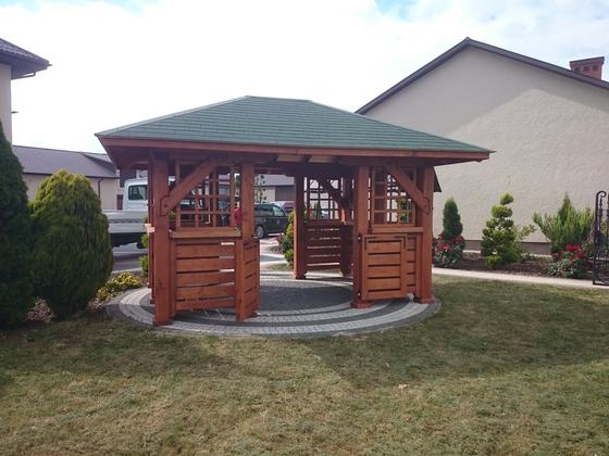 Altana drewniana wolnostojąca, AW024, wymiar 3x4m, kolor teak, pokrycie gont zielony, dach 4S, barierka B01, realizacja Ciesielnia, zdjęcie 5
