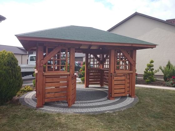 Altana drewniana wolnostojąca, AW024, wymiar 3x4m, kolor teak, pokrycie gont zielony, dach 4S, barierka B01, realizacja Ciesielnia, zdjęcie 6