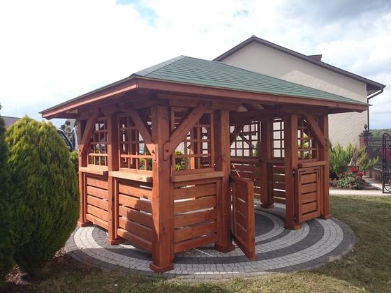 Altana drewniana wolnostojąca, AW024, wymiar 3x4m, kolor teak, pokrycie gont zielony, dach 4S, barierka B01, realizacja Ciesielnia, zdjęcie 7