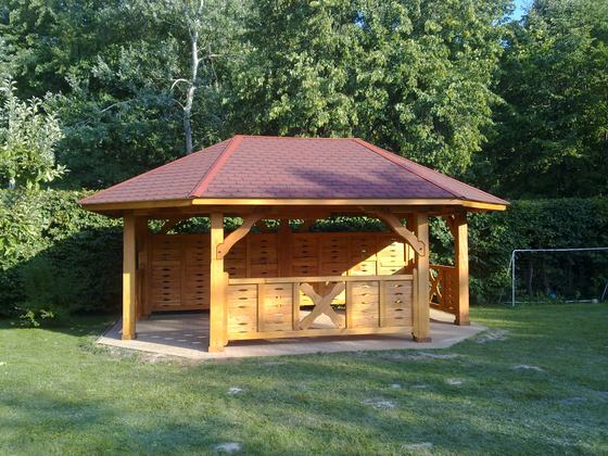 Altana drewniana wolnostojąca, AW026, wymiar 3,8x5m, kolor teak, pokrycie gont czerwony, dach WS, barierka B04, realizacja Ciesielnia, zdjęcie 3