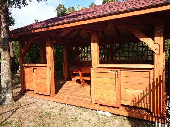 Altana drewniana wolnostojąca, AW029, wymiar 4x5m, kolor teak, pokrycie gont czerwony, dach 4S, barierka B02, realizacja Ciesielnia, zdjęcie 6