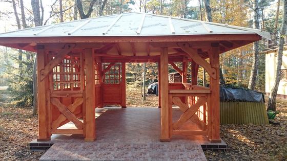 Altana drewniana wolnostojąca, AW033, wymiar 3,8x4,8m, kolor teak, dach 4S, barierka B02, realizacja Ciesielnia, zdjęcie 2