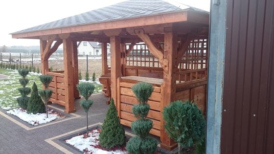 Altana drewniana wolnostojąca, AW034, wymiar 3,7x5m, kolor teak, pokrycie gont zielony, dach 4S, barierka B01, realizacja Ciesielnia, zdjęcie 5