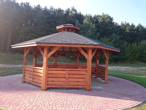 Altana drewniana wolnostojąca, AW036, wymiar 6,2m, kolor teak, pokrycie gont szary, dach WS, barierka B01, realizacja Ciesielnia, zdjęcie 2