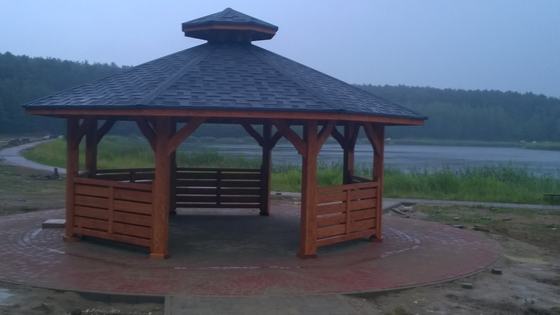 Altana drewniana wolnostojąca, AW036, wymiar 6,2m, kolor teak, pokrycie gont szary, dach WS, barierka B01, realizacja Ciesielnia, zdjęcie 11