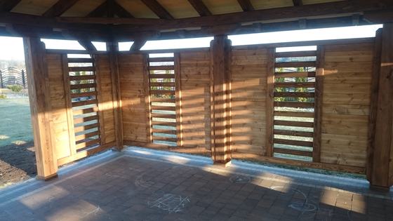 Altana drewniana wolnostojąca, AW040, wymiar 5x7m, kolor orzech, dach 4S, barierka B06, realizacja Ciesielnia, zdjęcie 6
