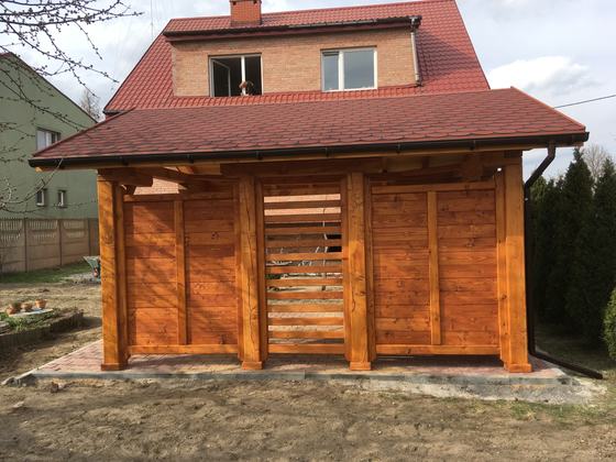 Altana drewniana wolnostojąca, AW042, wymiar 3,2x4,3m, kolor pinia, pokrycie gont czerwony, dach 2S, barierka B06, realizacja Ciesielnia, zdjęcie 6