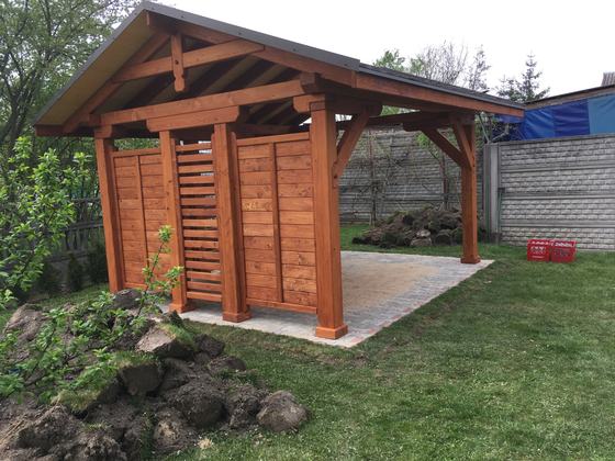 Altana drewniana wolnostojąca, AW044, wymiar 3,5x4,1m, kolor teak, pokrycie gont czarny, dach 2S, barierka B06, realizacja Ciesielnia, zdjęcie 1