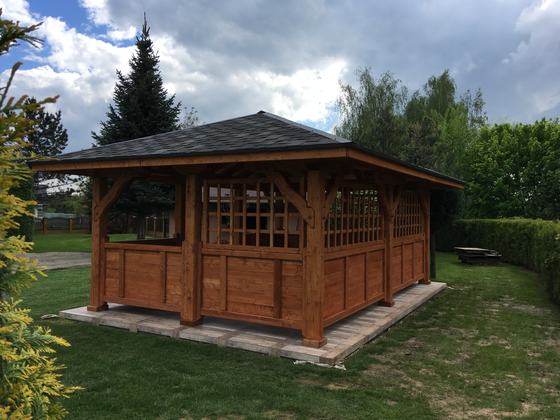 Altana drewniana wolnostojąca, AW050, wymiar 4x6m, kolor teak, pokrycie gont szary, dach 4S, barierka B02, realizacja Ciesielnia, zdjęcie 8