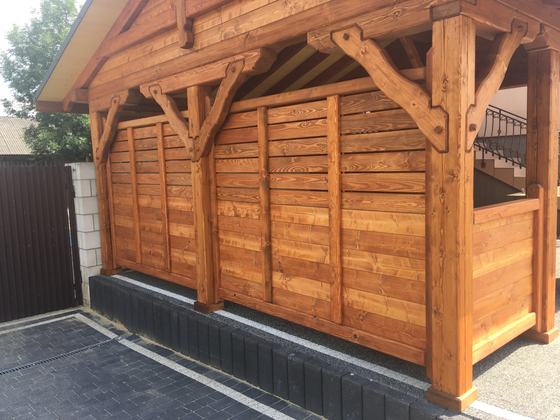 Altana drewniana wolnostojąca, AW053, wymiar 3x4m, kolor teak, pokrycie gont czarny, dach 2S, barierka B07, realizacja Ciesielnia, zdjęcie 6