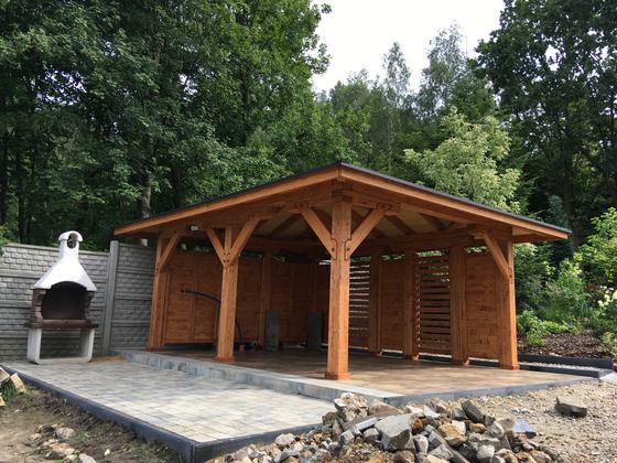 Altana drewniana wolnostojąca, AW056, wymiar 4x6m, kolor pinia, pokrycie gont brazowy, dach 4S, barierka B06+B02, realizacja Ciesielnia, zdjęcie 3