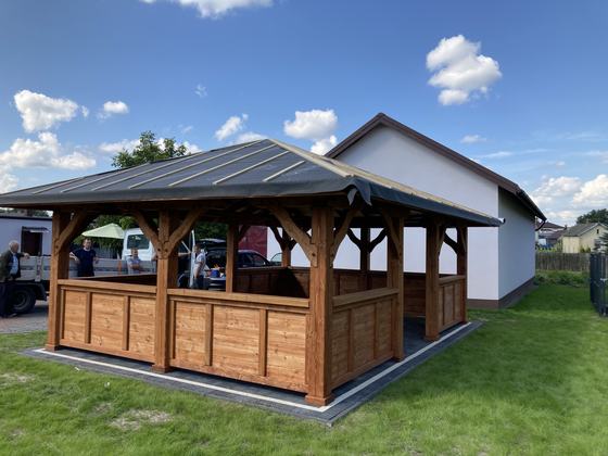 Altana drewniana wolnostojąca, AW065, wymiar 6x6,8m, kolor teak, dach 4S, barierka B02, realizacja Ciesielnia, zdjęcie 3