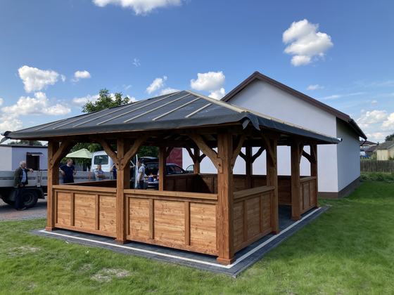 Altana drewniana wolnostojąca, AW065, wymiar 6x6,8m, kolor teak, dach 4S, barierka B02, realizacja Ciesielnia, zdjęcie 4