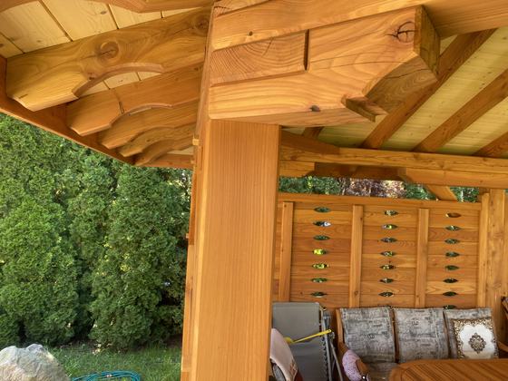 Altana drewniana wolnostojąca, AW069, wymiar 3,9x6m, kolor pinia, pokrycie gont czerwony, dach WS, barierka B04, realizacja Ciesielnia, zdjęcie 12