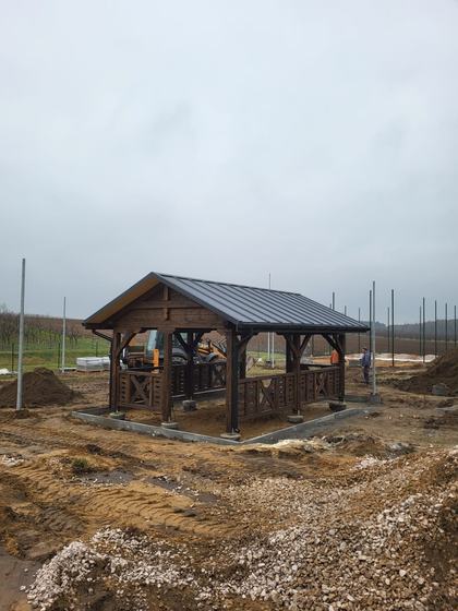 Altana drewniana wolnostojąca, AW076, wymiar 4x6m, kolor palisander, pokrycie blacha rabek szara, dach 2S, barierka B04, realizacja Ciesielnia, zdjęcie 6