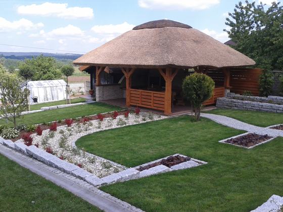 Altana drewniana z grillem, AG001, wymiar 5x7m, kolor pinia, pokrycie trzcina, dach 4S, barierka B01, realizacja Ciesielnia, zdjęcie 4
