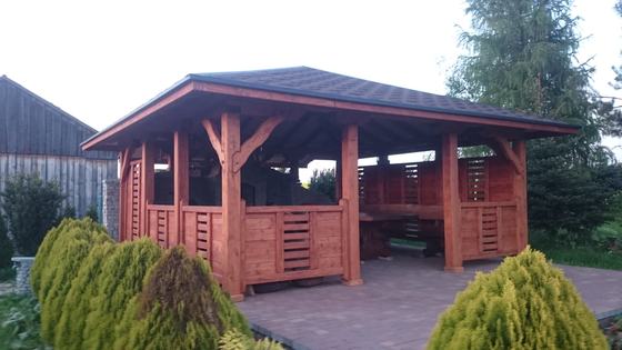 Altana drewniana z grillem, AG002, wymiar 5,7x5,7m, kolor teak, pokrycie gont brazowy, dach 4S, barierka B06, realizacja Ciesielnia, zdjęcie 4