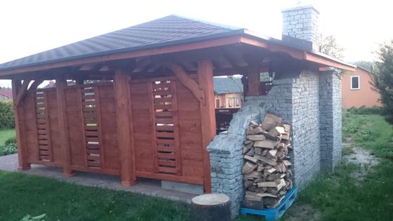 Altana drewniana z grillem, AG002, wymiar 5,7x5,7m, kolor teak, pokrycie gont brazowy, dach 4S, barierka B06, realizacja Ciesielnia, zdjęcie 8