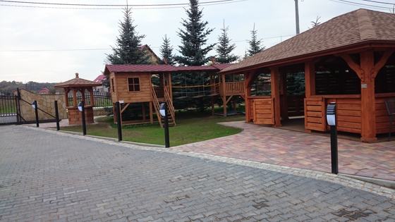 Altana drewniana z grillem, AG005, wymiar 5x6m, kolor teak, pokrycie gont brazowy, dach 4S, barierka B01, realizacja Ciesielnia, zdjęcie 7