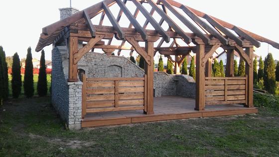 Altana drewniana z grillem, AG010, wymiar 5x6m, kolor orzech, pokrycie trzcina, dach 4S, barierka B01, realizacja Ciesielnia, zdjęcie 6