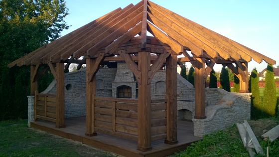 Altana drewniana z grillem, AG010, wymiar 5x6m, kolor orzech, pokrycie trzcina, dach 4S, barierka B01, realizacja Ciesielnia, zdjęcie 13