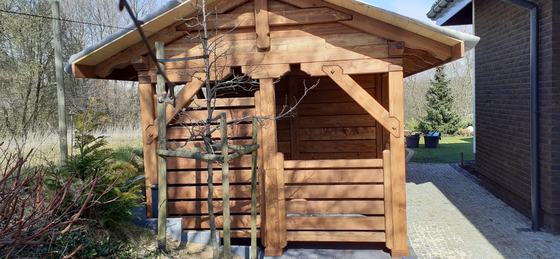 Drewutnia lub konstrukcja użytkowa z drewna, DU001, wymiar 3x5m, kolor teak, pokrycie gont szary, dach 2S, barierka B01+PELNA-SCIANA, realizacja Ciesielnia, zdjęcie 2