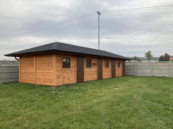 Drewutnia lub konstrukcja użytkowa z drewna, DU003, wymiar 4x12m, kolor teak, pokrycie gont czarny, dach 4S, ściany pelne sciany, realizacja Ciesielnia, zdjęcie 1