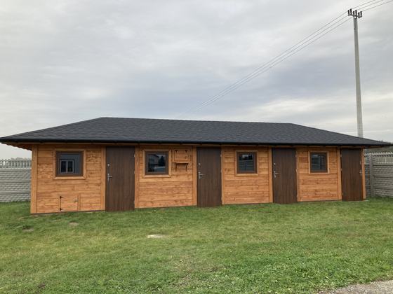 Drewutnia lub konstrukcja użytkowa z drewna, DU003, wymiar 4x12m, kolor teak, pokrycie gont czarny, dach 4S, ściany pelne sciany, realizacja Ciesielnia, zdjęcie 2