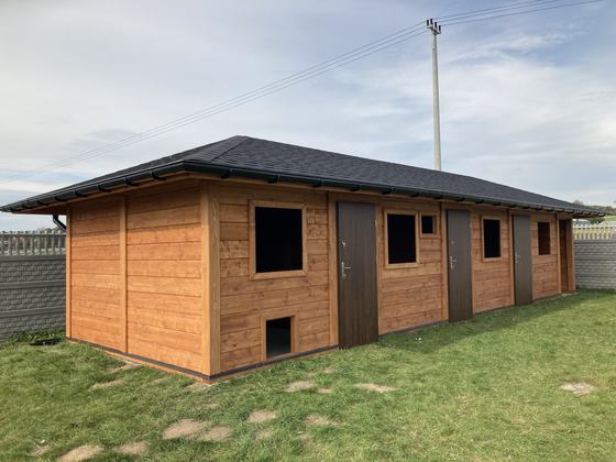 Drewutnia lub konstrukcja użytkowa z drewna, DU003, wymiar 4x12m, kolor teak, pokrycie gont czarny, dach 4S, ściany pelne sciany, realizacja Ciesielnia, zdjęcie 3