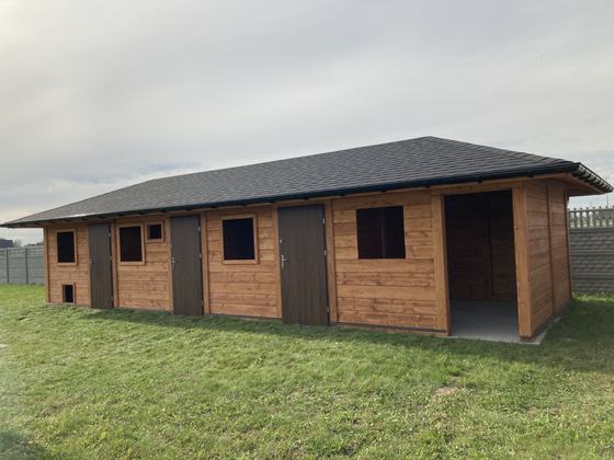 Drewutnia lub konstrukcja użytkowa z drewna, DU003, wymiar 4x12m, kolor teak, pokrycie gont czarny, dach 4S, ściany pelne sciany, realizacja Ciesielnia, zdjęcie 6
