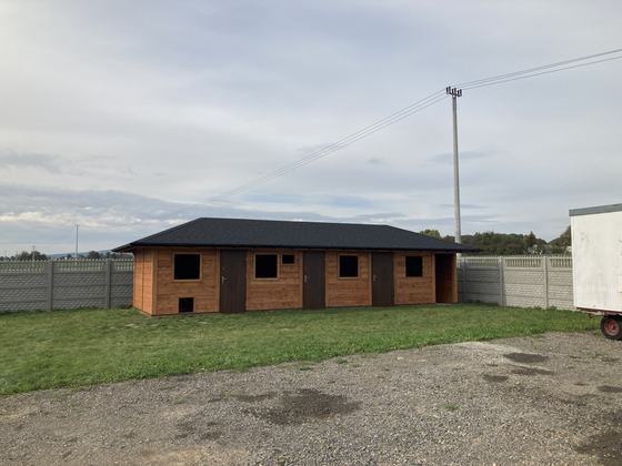 Drewutnia lub konstrukcja użytkowa z drewna, DU003, wymiar 4x12m, kolor teak, pokrycie gont czarny, dach 4S, ściany pelne sciany, realizacja Ciesielnia, zdjęcie 7