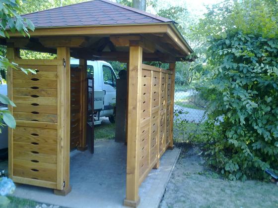Drewutnia lub konstrukcja użytkowa z drewna, DU010, wymiar 1,8x2,5m, kolor pinia, pokrycie gont brazowy, dach 4S, ściany sciana azurowa, realizacja Ciesielnia, zdjęcie 4