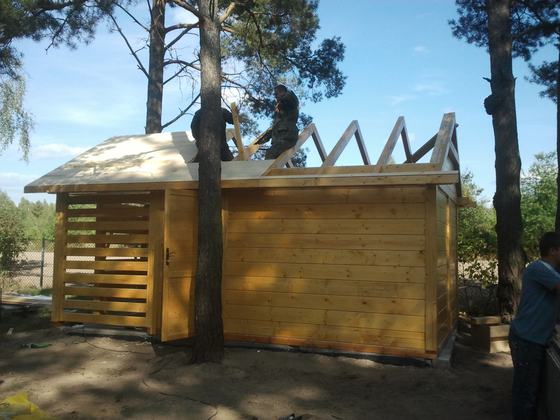 Drewutnia lub konstrukcja użytkowa z drewna, DU011, wymiar 4,1x6m, kolor sosna, dach 2S, barierka B01+PELNA-SCIANA, realizacja Ciesielnia, zdjęcie 5