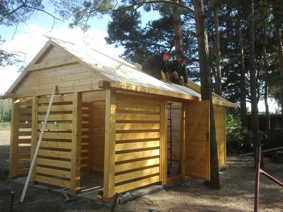 Drewutnia lub konstrukcja użytkowa z drewna, DU011, wymiar 4,1x6m, kolor sosna, dach 2S, barierka B01+PELNA-SCIANA, realizacja Ciesielnia, zdjęcie 10