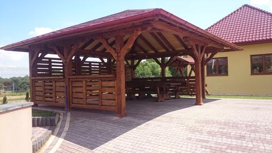 Garaż drewniany lub wiata garażowa, G004, wymiar 6x6m, kolor kasztan, pokrycie gont czerwony, dach 4S, rodzaj otwarty, realizacja Ciesielnia, zdjęcie 5
