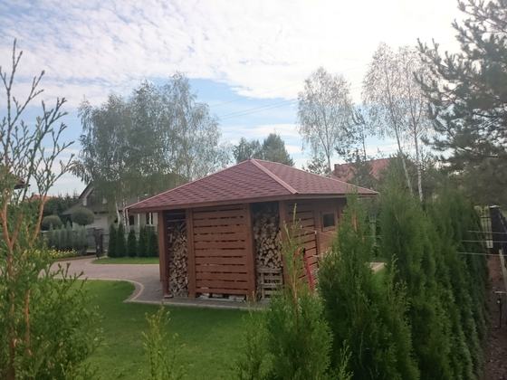 Garaż drewniany lub wiata garażowa, G005, wymiar 6x6m, kolor teak, pokrycie gont czerwony, dach 4S, realizacja Ciesielnia, zdjęcie 5